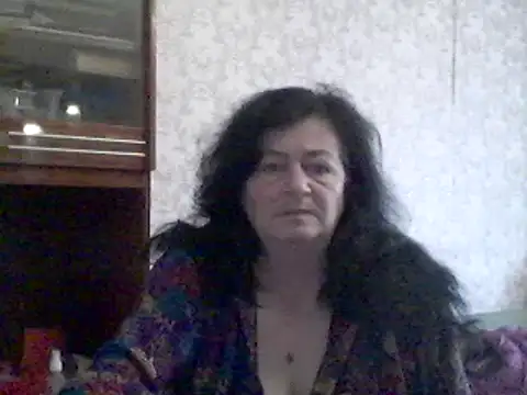Snapshot of GypsiQueen2 chatting on March 2025 01:18:01 PM GypsiQueen2 online show from March 2025 01:18:01 PM