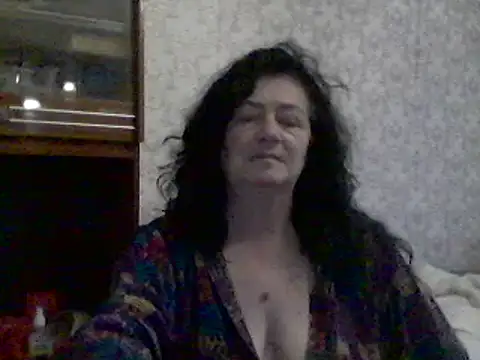Snapshot of GypsiQueen2 chatting on March 2025 03:06:01 PM GypsiQueen2 online show from March 2025 03:06:01 PM