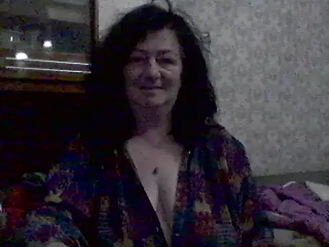 Snapshot of GypsiQueen2 chatting on March 2025 08:21:02 PM GypsiQueen2 online show from March 2025 08:21:02 PM