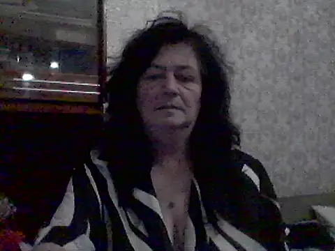 Snapshot of GypsiQueen2 chatting on March 2025 09:21:02 PM GypsiQueen2 online show from March 2025 09:21:02 PM
