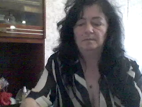 Snapshot of GypsiQueen2 chatting on March 2025 01:18:01 PM GypsiQueen2 online show from March 2025 01:18:01 PM