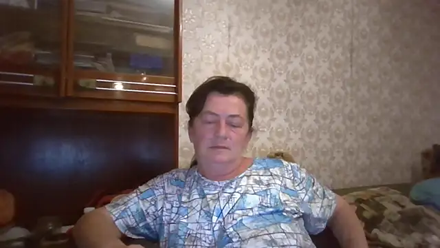 Snapshot of GypsiQueen2 chatting on September 2025 07:13:02 PM GypsiQueen2 online show from September 2025 07:13:02 PM