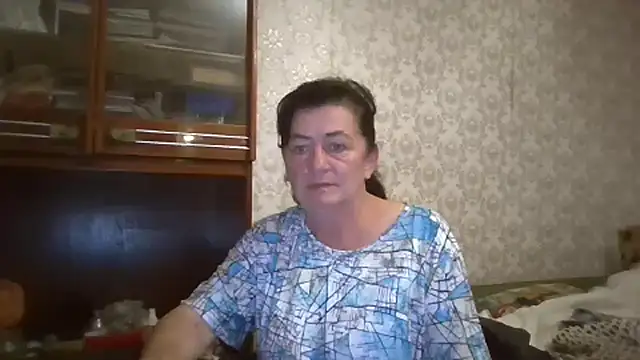 Snapshot of GypsiQueen2 chatting on September 2025 06:52:02 PM GypsiQueen2 online show from September 2025 06:52:02 PM