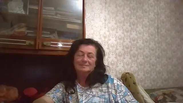 Snapshot of GypsiQueen2 chatting on September 2025 09:06:02 PM GypsiQueen2 online show from September 2025 09:06:02 PM