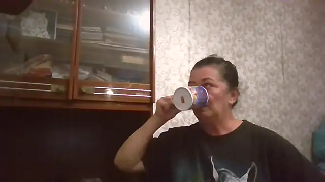 Snapshot of GypsiQueen2 chatting on September 2025 07:52:01 PM GypsiQueen2 online show from September 2025 07:52:01 PM