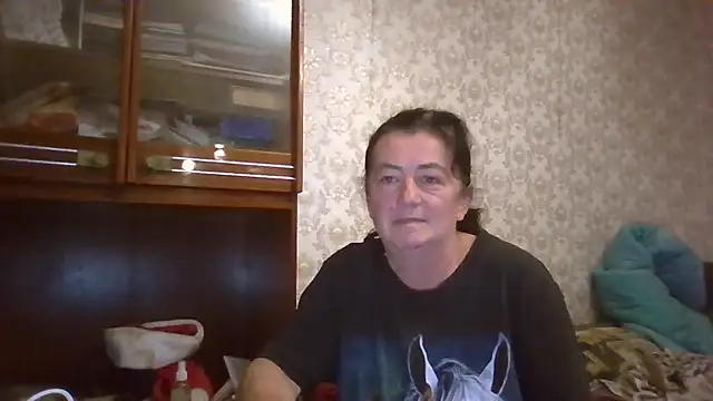 Snapshot of GypsiQueen2 chatting on October 2025 07:09:02 PM GypsiQueen2 online show from October 2025 07:09:02 PM