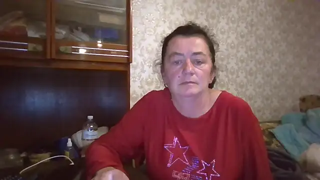 Snapshot of GypsiQueen2 chatting on October 2025 05:11:02 PM GypsiQueen2 online show from October 2025 05:11:02 PM