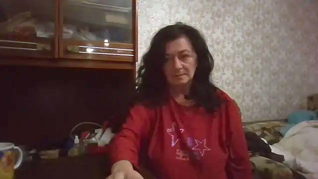 Snapshot of GypsiQueen2 chatting on October 2025 04:48:01 PM GypsiQueen2 online show from October 2025 04:48:01 PM