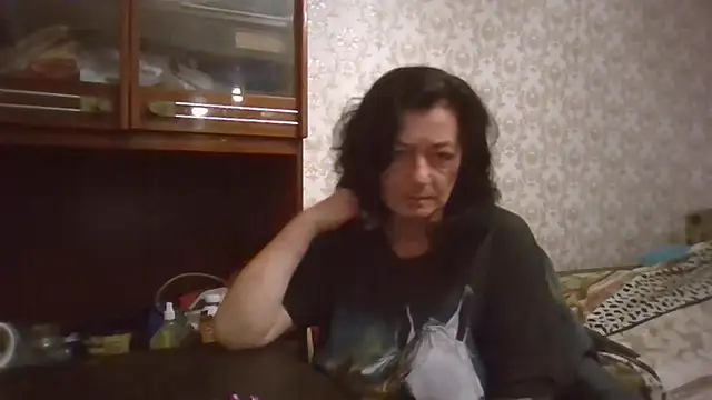 Snapshot of GypsiQueen2 chatting on October 2025 04:49:01 PM GypsiQueen2 online show from October 2025 04:49:01 PM