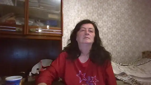 Snapshot of GypsiQueen2 chatting on October 2025 06:29:01 PM GypsiQueen2 online show from October 2025 06:29:01 PM