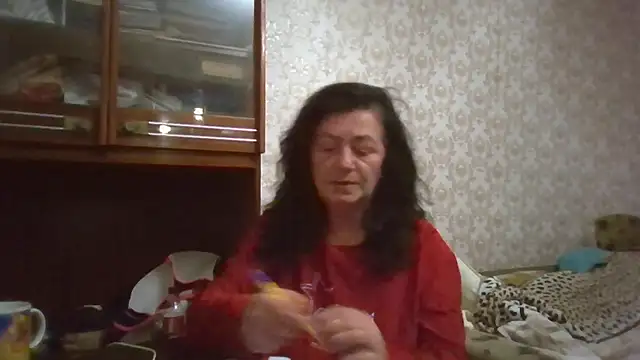 Snapshot of GypsiQueen2 chatting on October 2025 05:57:01 PM GypsiQueen2 online show from October 2025 05:57:01 PM