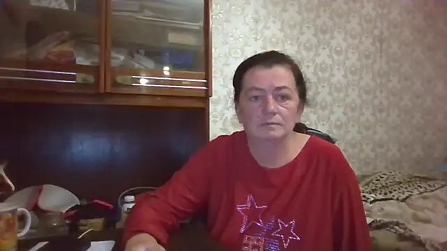 Snapshot of GypsiQueen2 chatting on October 2025 06:41:01 PM GypsiQueen2 online show from October 2025 06:41:01 PM