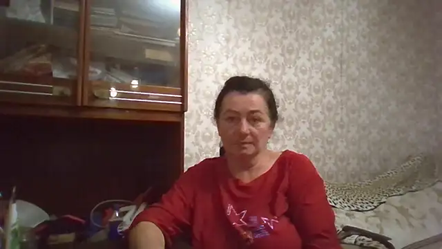 Snapshot of GypsiQueen2 chatting on October 2025 04:30:02 PM GypsiQueen2 online show from October 2025 04:30:02 PM