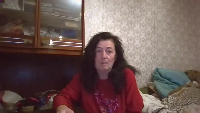 Snapshot of GypsiQueen2 chatting on October 2025 05:59:01 PM GypsiQueen2 online show from October 2025 05:59:01 PM