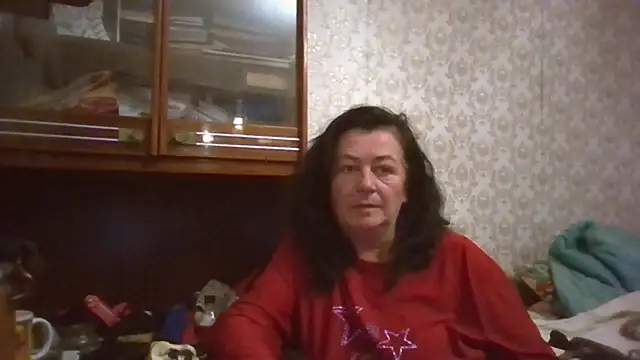 Snapshot of GypsiQueen2 chatting on October 2025 04:40:02 PM GypsiQueen2 online show from October 2025 04:40:02 PM