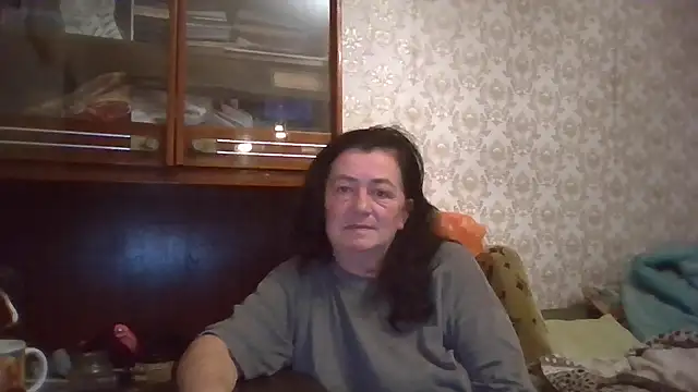 Snapshot of GypsiQueen2 chatting on October 2025 06:07:02 PM GypsiQueen2 online show from October 2025 06:07:02 PM