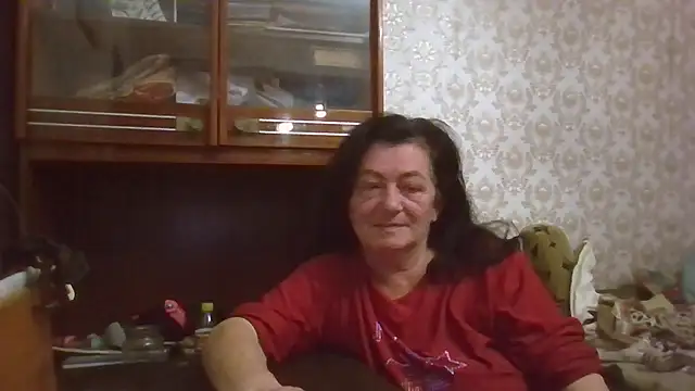 Snapshot of GypsiQueen2 chatting on October 2025 05:30:01 PM GypsiQueen2 online show from October 2025 05:30:01 PM