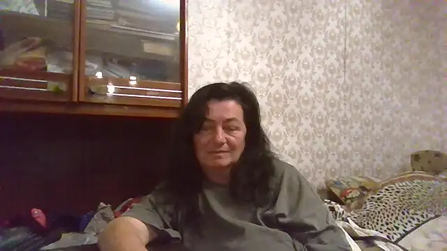 Snapshot of GypsiQueen2 chatting on November 2025 03:14:02 PM GypsiQueen2 online show from November 2025 03:14:02 PM