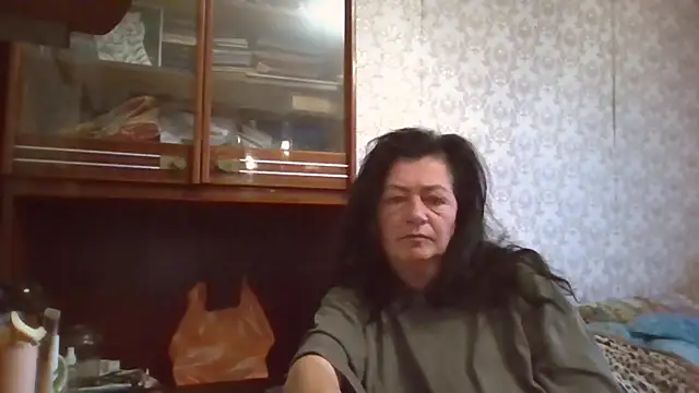 Snapshot of GypsiQueen2 chatting on November 2025 05:35:01 AM GypsiQueen2 online show from November 2025 05:35:01 AM