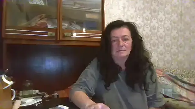 Snapshot of GypsiQueen2 chatting on November 2025 06:50:02 PM GypsiQueen2 online show from November 2025 06:50:02 PM