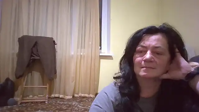 Snapshot of GypsiQueen2 chatting on January 2026 06:11:02 PM GypsiQueen2 online show from January 2026 06:11:02 PM