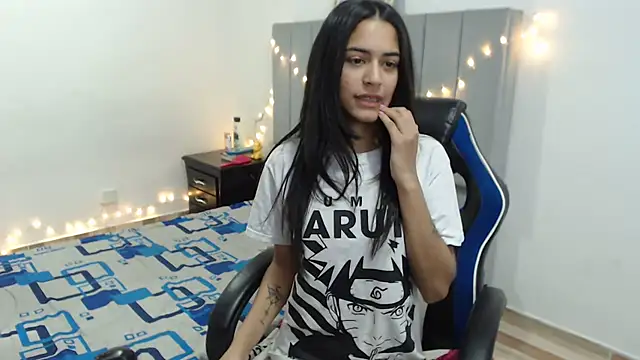 imSophia online show from March 2025 06:43:02 PM