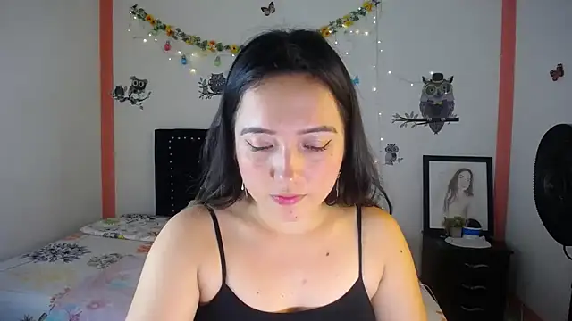 Snapshot of naughty_girl_4u chatting on January 2025 03:55:01 PM naughty girl 4u online show from January 2025 03:55:01 PM