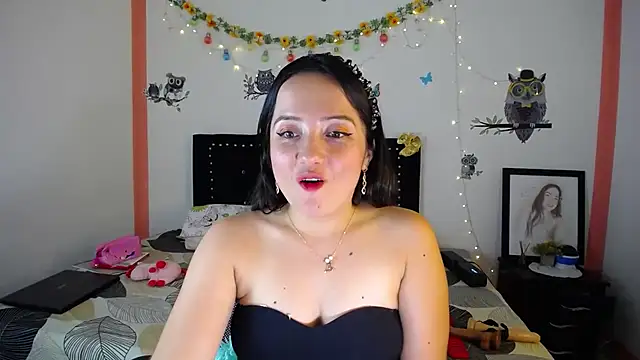 Snapshot of naughty_girl_4u chatting on January 2025 09:21:01 PM naughty girl 4u online show from January 2025 09:21:01 PM