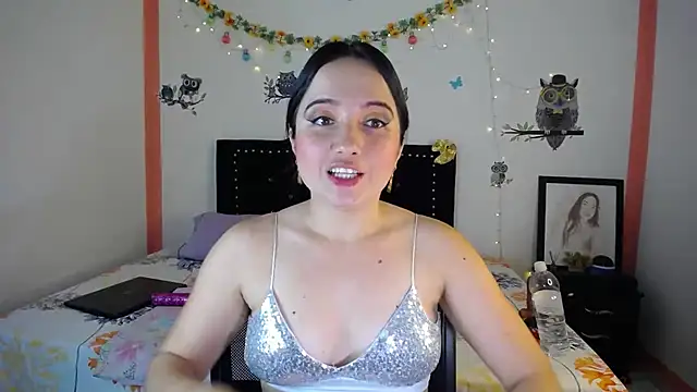 Snapshot of naughty_girl_4u chatting on February 2025 06:35:01 PM naughty girl 4u online show from February 2025 06:35:01 PM