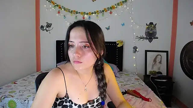 Snapshot of naughty_girl_4u chatting on February 2025 06:26:02 PM naughty girl 4u online show from February 2025 06:26:02 PM