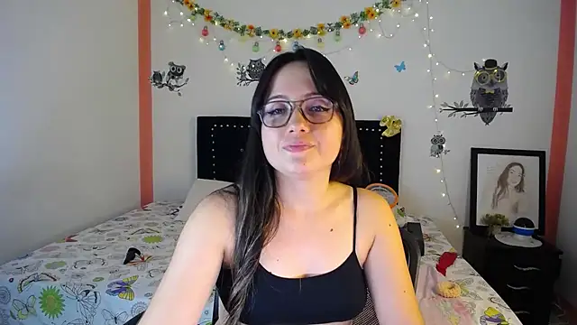 Snapshot of naughty_girl_4u chatting on February 2025 06:41:01 PM naughty girl 4u online show from February 2025 06:41:01 PM