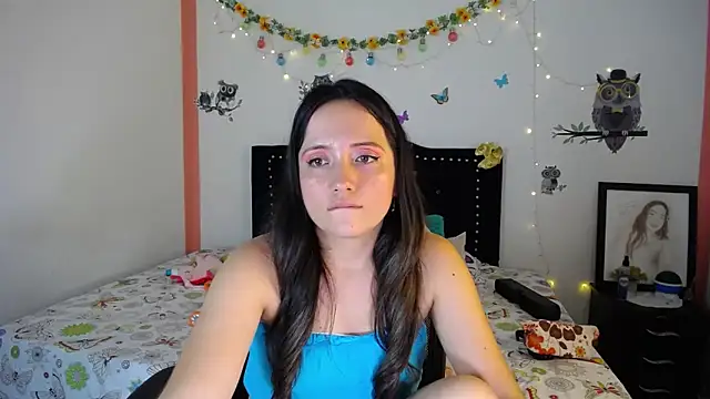 Snapshot of naughty_girl_4u chatting on February 2025 10:42:01 PM naughty girl 4u online show from February 2025 10:42:01 PM