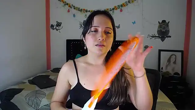 Snapshot of naughty_girl_4u chatting on February 2025 07:14:01 PM naughty girl 4u online show from February 2025 07:14:01 PM