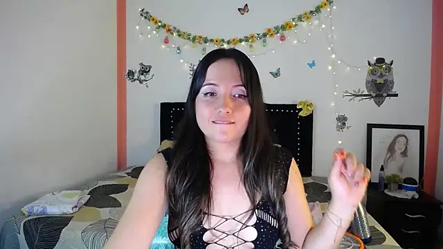 Snapshot of naughty_girl_4u chatting on March 2025 10:27:02 PM naughty girl 4u online show from March 2025 10:27:02 PM