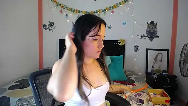 Snapshot of naughty_girl_4u chatting on March 2025 11:05:01 PM naughty girl 4u online show from March 2025 11:05:01 PM