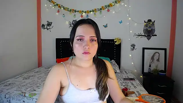 Snapshot of naughty_girl_4u chatting on March 2025 08:01:02 PM naughty girl 4u online show from March 2025 08:01:02 PM