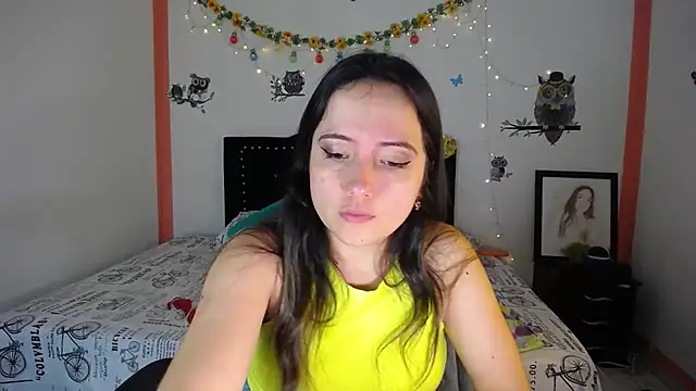 Snapshot of naughty_girl_4u chatting on March 2025 07:38:01 PM naughty girl 4u online show from March 2025 07:38:01 PM