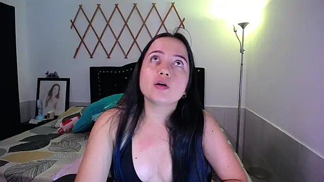 Snapshot of naughty_girl_4u chatting on September 2025 08:22:01 PM naughty girl 4u online show from September 2025 08:22:01 PM