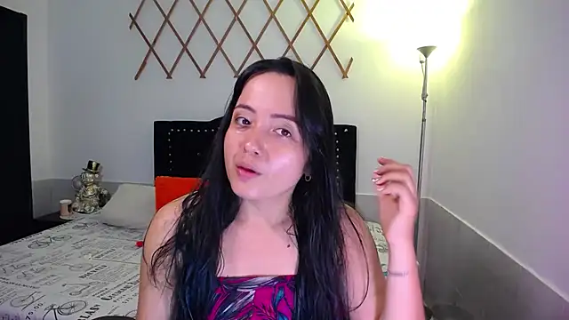 Snapshot of naughty_girl_4u chatting on October 2025 02:48:01 PM naughty girl 4u online show from October 2025 02:48:01 PM