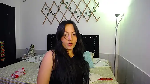 Snapshot of naughty_girl_4u chatting on October 2025 07:36:02 PM naughty girl 4u online show from October 2025 07:36:02 PM
