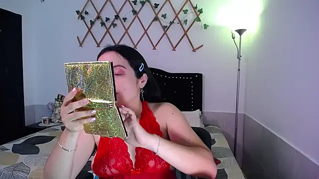 Snapshot of naughty_girl_4u chatting on November 2025 07:36:02 PM naughty girl 4u online show from November 2025 07:36:02 PM