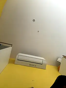 juniiorre online show from October 2025 12:57:02 PM