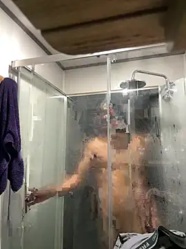 juniiorre online show from April 2026 07:55:01 PM