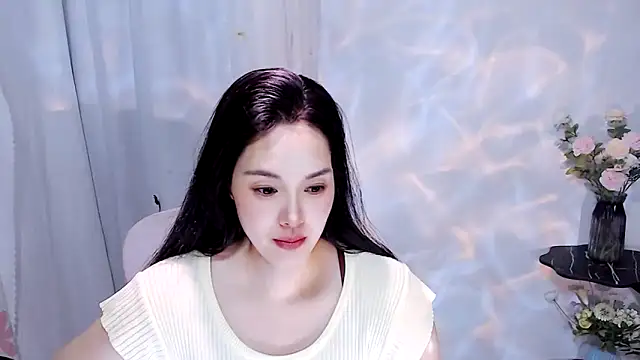 Snapshot of SHY-_-girl chatting on June 2026 03:07:01 AM SHY- -girl online show from June 2026 03:07:01 AM