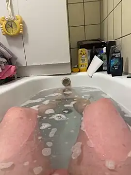 David19932908 online show from February 2025 04:24:01 PM