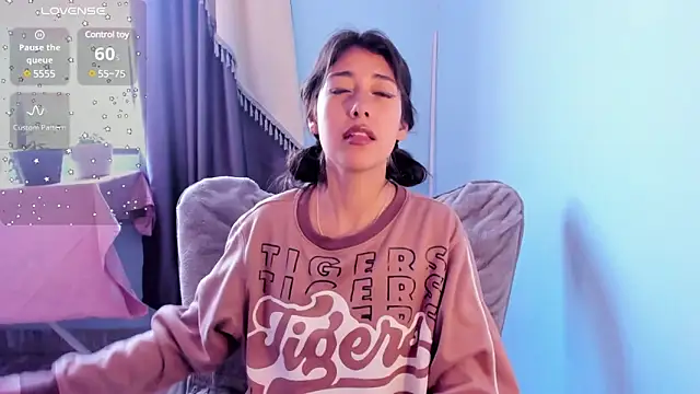 Snapshot of Scarlet_wd18 chatting on February 2025 09:44:02 PM Scarlet wd18 online show from February 2025 09:44:02 PM