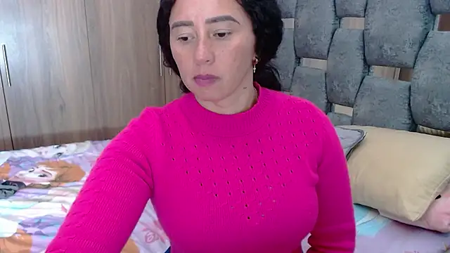 sara hott 1 online show from January 2025 08:15:02 PM