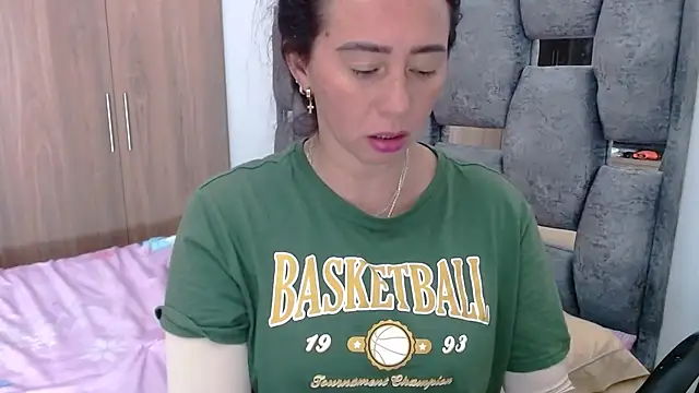 sara hott 1 online show from February 2025 07:11:01 PM