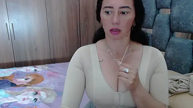 sara hott 1 online show from February 2025 07:28:01 PM