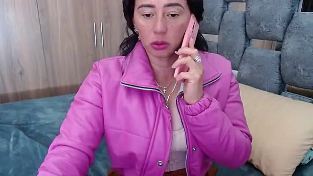 sara hott 1 online show from February 2025 06:48:02 PM